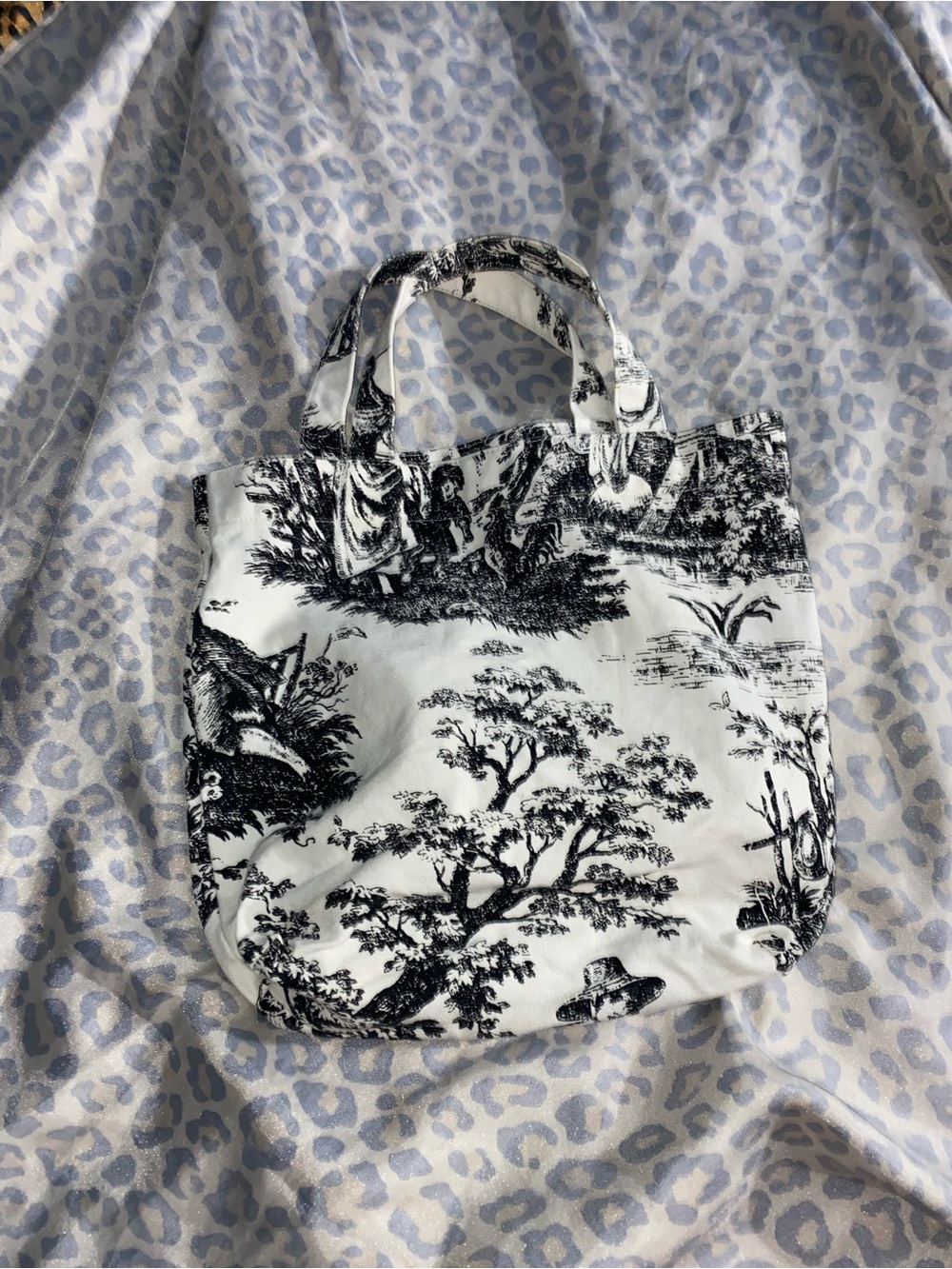Classic pastoral toile de jouy print canvas tote